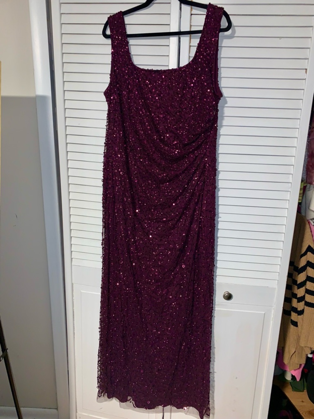 Adrianna Papell Plus Size Women’s NWT Sleeveless Beaded Gown